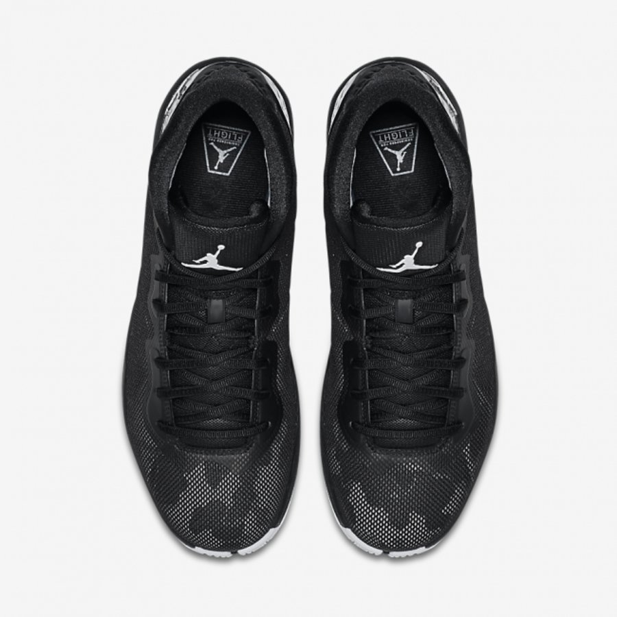 Jordan Super.Fly 4  Jordan Super.Fly 4 黑白配色登场