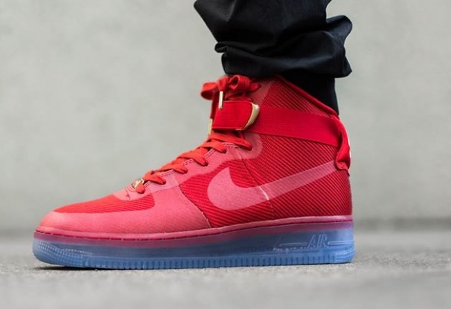 AF1,Air Force 1,CMFT AF1 Nike Air Force 1 High CMFT Lux 校园红即将发售