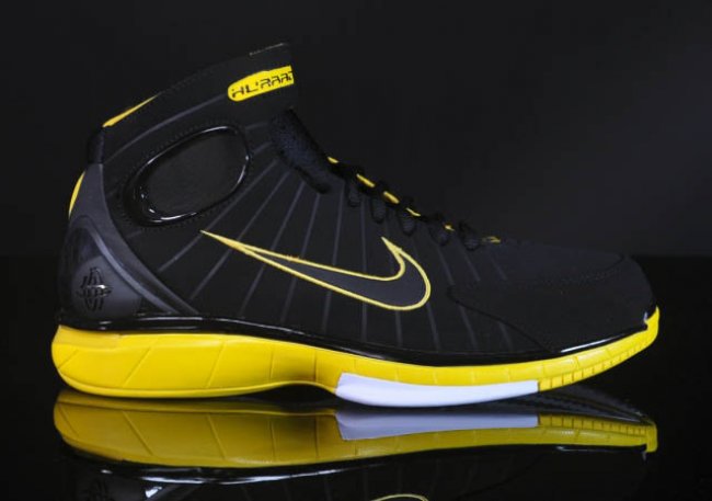 Nike Huarache 2K4  科比战靴 Nike Huarache 2K4 将于明年复刻发售