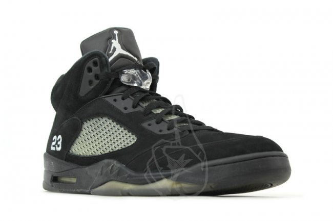 AJ5,Air Jordan 5 AJ5 Air Jordan 5 Retro “Black” 黑色牛巴革样品曝光