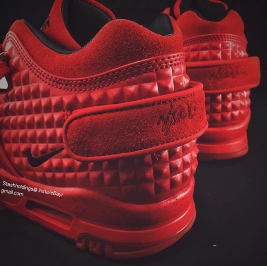 Nike Air Cruz  Nike Air Cruz “Red October” 抢眼登场