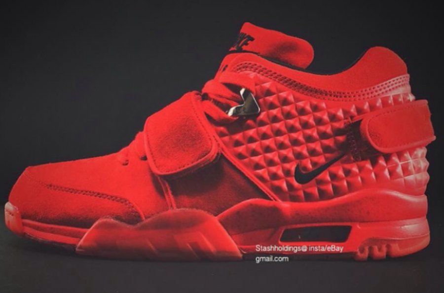 Nike Air Cruz  Nike Air Cruz “Red October” 抢眼登场