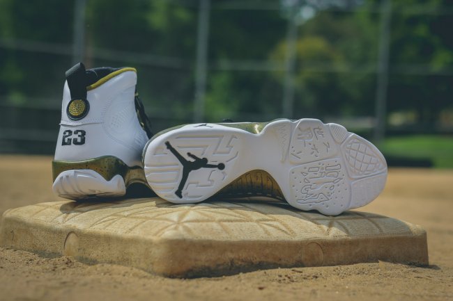 302370-109,AJ9,Air Jordan 9 302370-109AJ9 Statue 致敬荣耀，Air Jordan 9 “The Spirit” 实物近赏