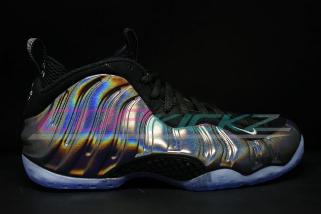 314996-900,Foamposite One,Foam 314996-900全息喷Quai 54 Nike Air Foamposite One “Hologram” 全新图赏