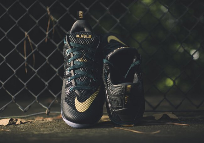 724557-070,LBJ12,LeBron 12 Low 724557-070LBJ12 LeBron 12 Low “SVSM” 实物近赏