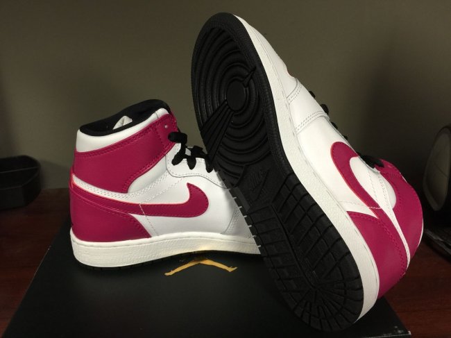 332148-108,AJ1,Air Jordan 1 332148-108AJ1 Air Jordan 1 GS “Spirit Fuchsia” 全新实物图片
