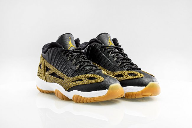 306008-013,AJ11,Air Jordan 11, 306008-013AJ11低帮国际版 质感为先，Air Jordan 11 Low IE “Croc” 实物近赏