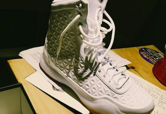 Kobe 10 High EXT  Kobe 10 High EXT 高帮版本现身
