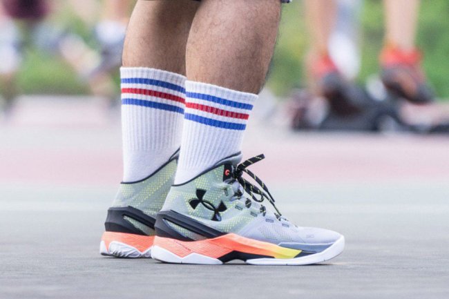 Under Armour Curry 2,Under Arm  Under Armour Curry 2 “Iron Sharpens Iron” 上脚实拍