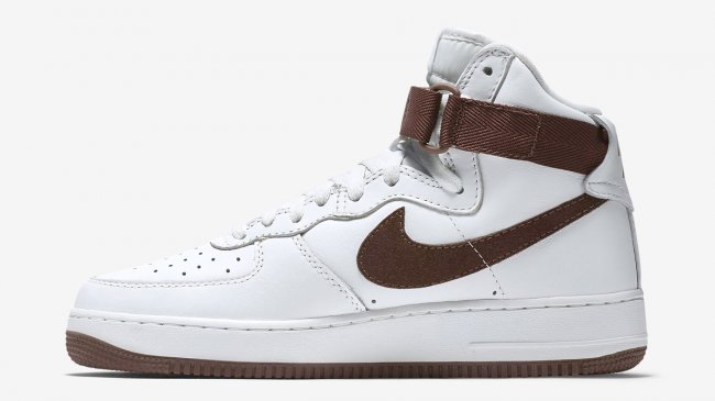 743546-102,AF1,Air Force 1 Hig 743546-102AF1 Nike Air Force 1 High Retro QS “Chocolate” 巧克力登场