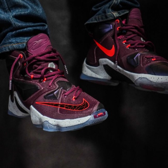 807219-500,LBJ13,LeBron 13 807219-500LBJ13 LeBron 13 “Medium Berry” 上脚实拍