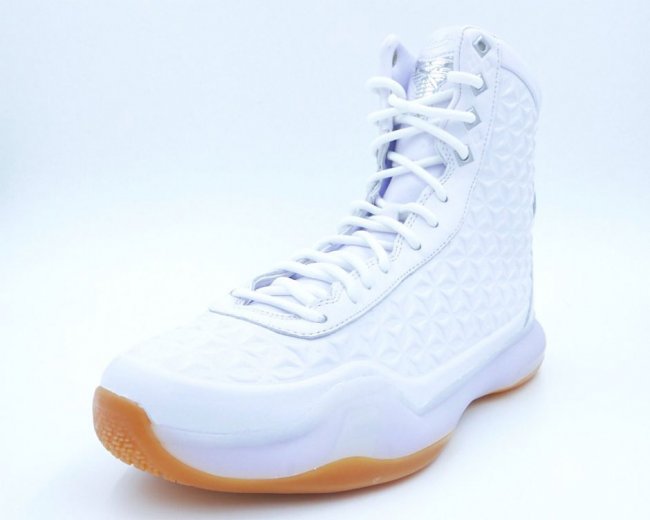 Kobe 10 EXT High,Kobe 10  Kobe 10 EXT High 高帮鞋款实物细节近赏