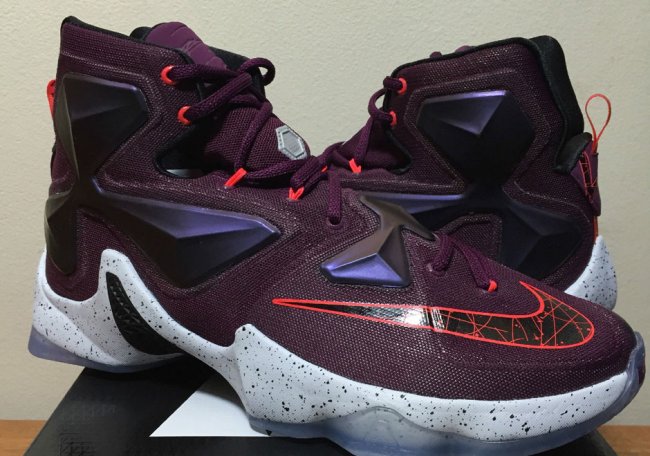 807219-500,LBJ13,LeBron 13 807219-500LBJ13 详细欣赏，LeBron 13 “Mulberry” 实物细节图片