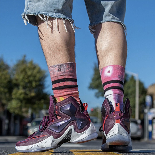 807219-500,LBJ13,LeBron 13 807219-500LBJ13 LeBron 13 “Mulberry” 上脚 & 实物近赏