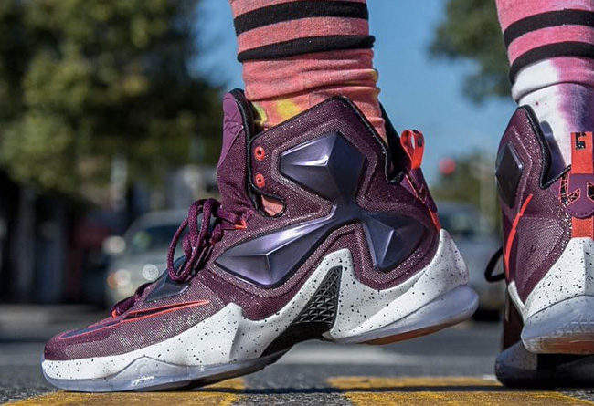 807219-500,LBJ13,LeBron 13 807219-500LBJ13 LeBron 13 “Mulberry” 上脚 & 实物近赏