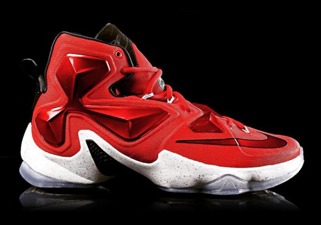 LBJ13,LeBron 13 LBJ13发售日期发售价 LeBron 13 “Away” 客场配色更多近赏图片