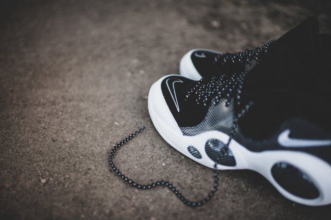 806404-001,Air Zoom Flight 95, 806404-001 Nike Air Zoom Flight 95 OG 黑白碳纤维实物近赏