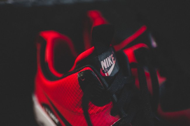 Nike Air Max 90 Mid Winter  Nike Air Max 90 Mid Winter “Gym Red” 健身红登场