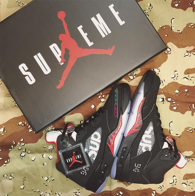 AJ5,Air Jordan 5,Supreme AJ5联名 Michael Jordan 亲着曝光 Supreme x Air Jordan 5 联名 Tee