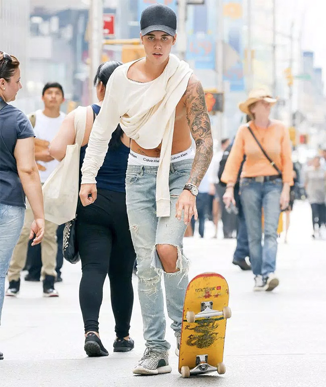 adidas Yeezy 350 Boost  Justin Bieber 上脚 adidas Yeezy 350 Boost