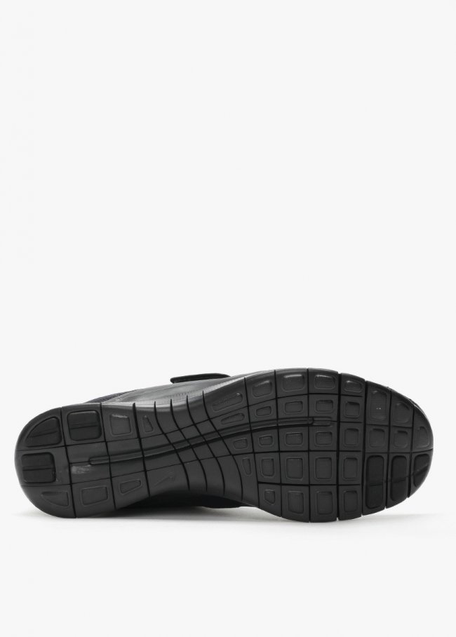 Nike Free Socfly  Nike Free Socfly 低调迷彩装扮亮相