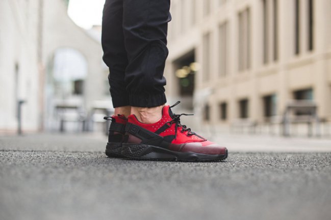 Nike Air Huarache Utility  Nike Air Huarache Utility 黑红配色上脚实拍
