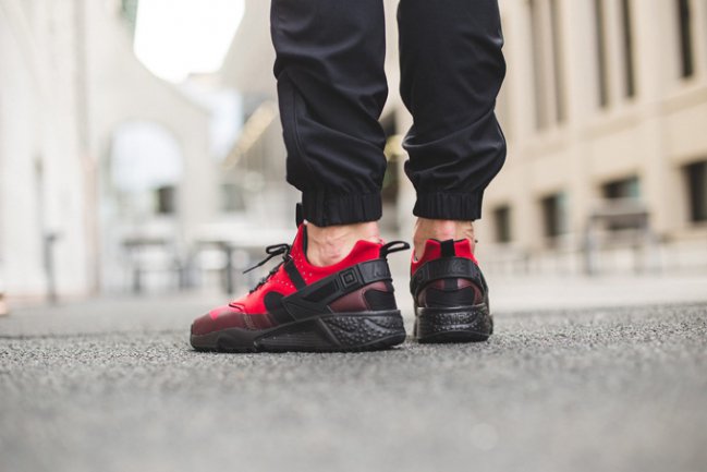 Nike Air Huarache Utility  Nike Air Huarache Utility 黑红配色上脚实拍
