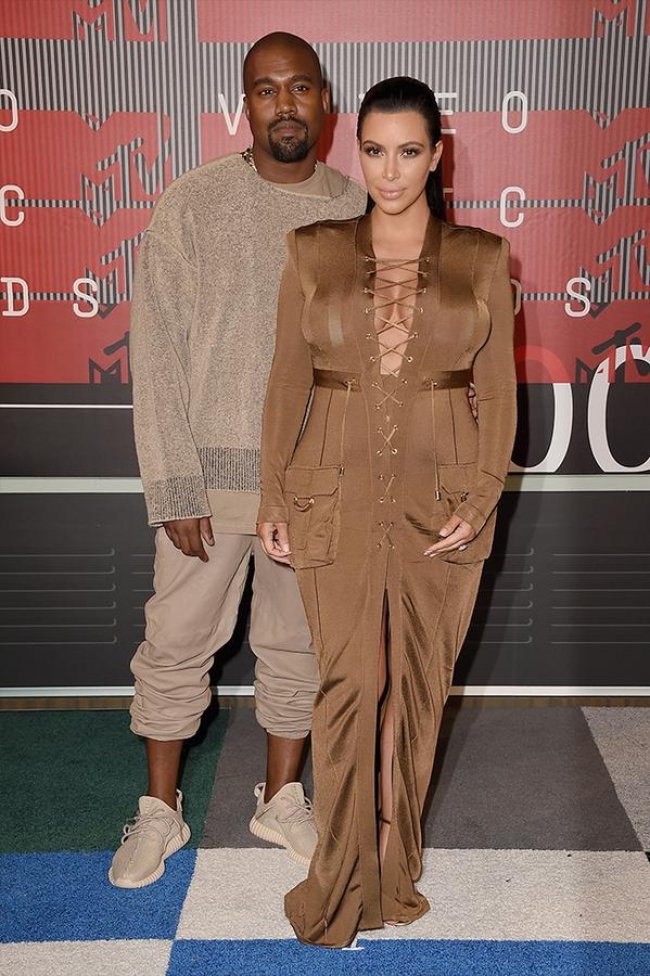adidas Yeezy 350 Boost  adidas Yeezy 350 Boost 新配色本月底发售