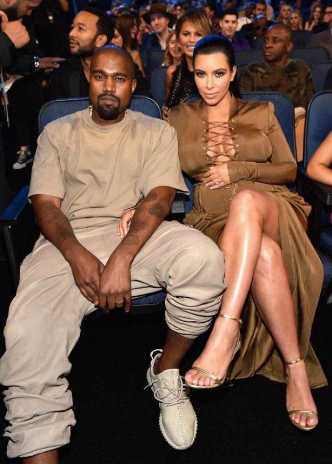 adidas Yeezy 350 Boost  adidas Yeezy 350 Boost 新配色本月底发售