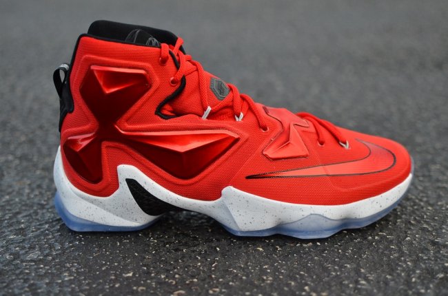 807219-610,LBJ13,LeBron 13 807219-610LBJ13 LeBron 13 骑士客场配色实物近赏