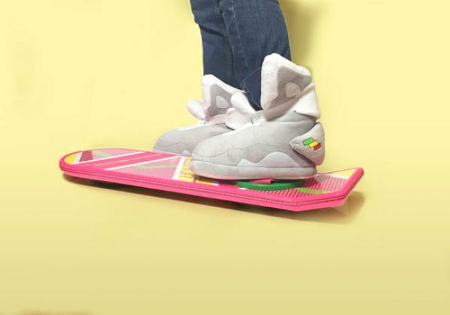 Air Mag,Nike Air Mag  可爱版 Nike Air Mag 居家拖鞋亮相