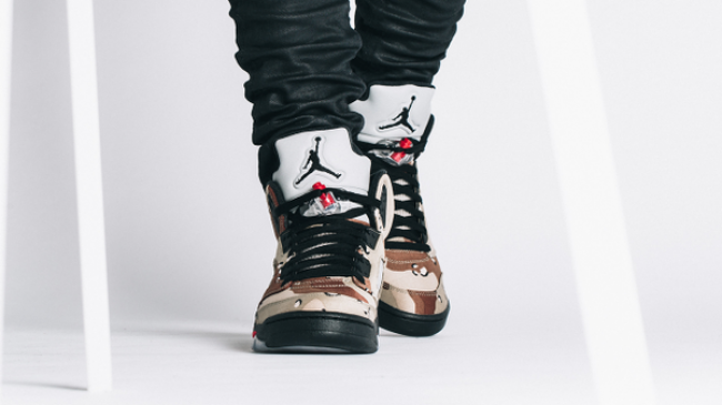 824371-201,AJ5,Air Jordan 5,Su 824371-201AJ5 Supreme x Air Jordan 5 “Camo” 美国 Nike 官网发售