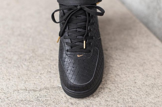 AF1,Air Force 1 AF1 Nike Air Force 1 Mid 07 LV8 全黑配色精致亮相