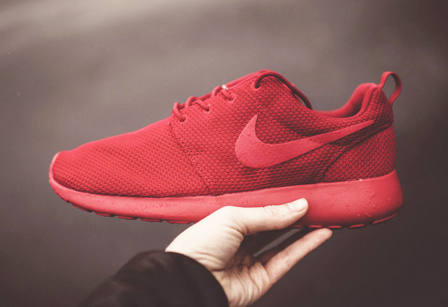 511881-666,Nike Roshe Run 货号511881-666 Nike Roshe Run “All Red” 全红近赏