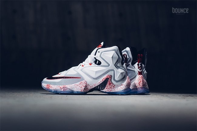 807219-106,LBJ13,LeBron 13 807219-106LBJ13 LeBron 13 “Friday the 13th” 实物美图近赏