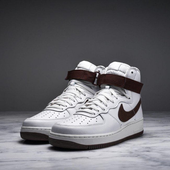 743546-102,AF1,Air Force 1 Hig 743546-102AF1 Nike Air Force 1 High Retro “Chocolate” 实物近赏