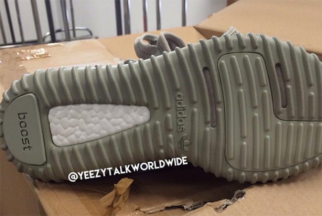AQ2660,Yeezy 350 Boost AQ2660 14 号登场，adidas Yeezy 350 Boost “Moonrock” 确定发售