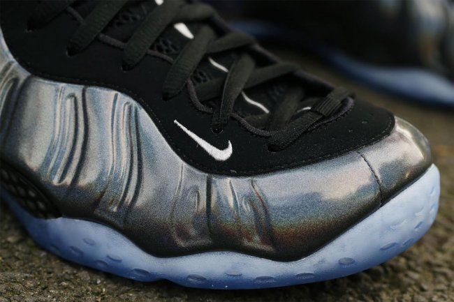 314996-900,Foamposite One,Foam 314996-900 Nike Air Foamposite One “Hologram” 上脚近赏