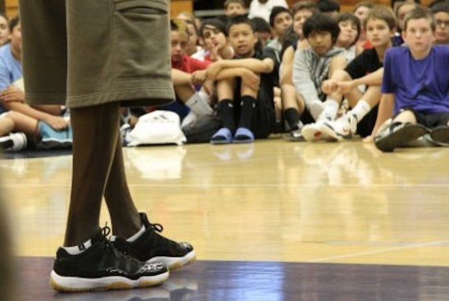 AJ,2016 AJ 2016发售信息 2016 市售，Air Jordan 11 Low & 13 帮主亲着配色曝光
