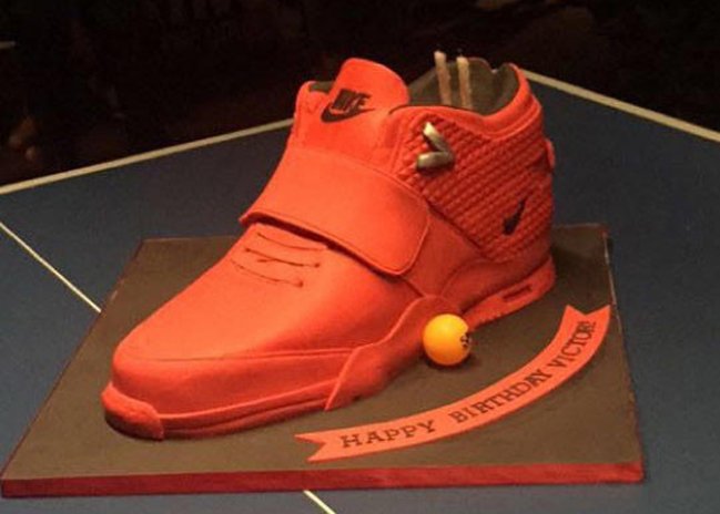 Air Trainer Cruz,Nike  Nike Air Cruz “Red October” 变身生日蛋糕