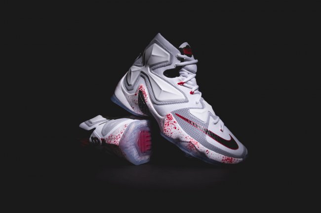 807220-106,LBJ13,LeBron 13 807220-106LBJ13 LeBron 13 “Horror Flick” 即将发售