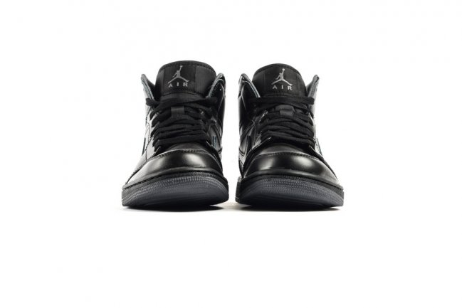 AJ1,Air Jordan 1 Mid,Air Jorda AJ1 质感精品 Air Jordan 1 Mid “Black/Dark Grey” 登场