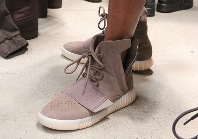 Yeezy 750 Boost,adidas Yeezy 7  还将有一款全新配色 adidas Yeezy 750 Boost 即将亮相