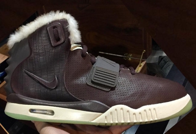 Air Yeezy 2,Nike  Nike Air Yeezy 2 “MTV VMA” 2010 样品实物曝光