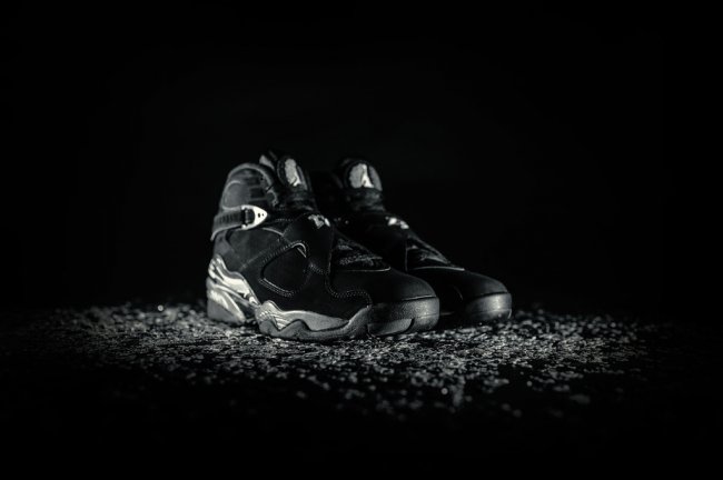 305381-003,AJ8,Air Jordan 8 305381-003AJ8黑银 本周发售，Air Jordan 8 “Chrome” 美图近赏