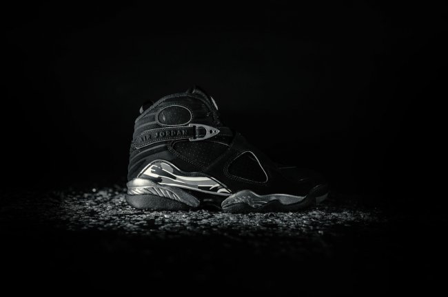 305381-003,AJ8,Air Jordan 8 305381-003AJ8黑银 本周发售，Air Jordan 8 “Chrome” 美图近赏