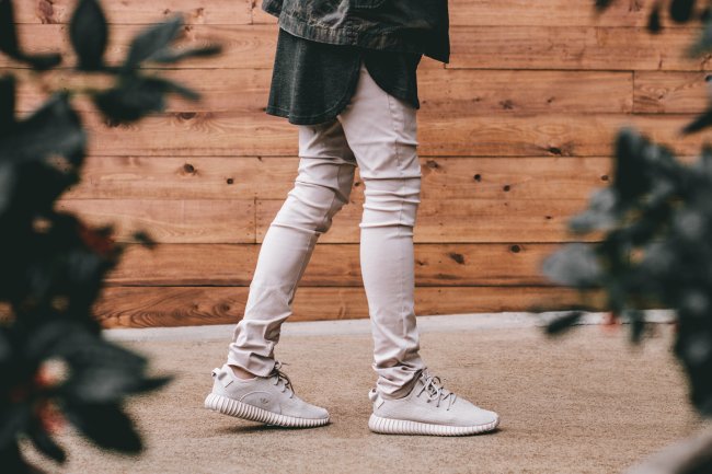 AQ2661,Yeezy 350 Boost,Yeezy AQ2661侃爷椰子 adidas Yeezy 350 Boost “Tan” 上脚近赏