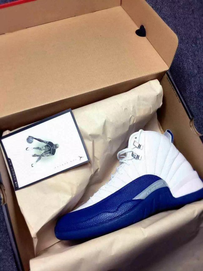130690-113,AJ12,Air Jordan 12 130690-113AJ12 Air Jordan 12 “French Blue” 带回 OG 鞋盒和复刻卡