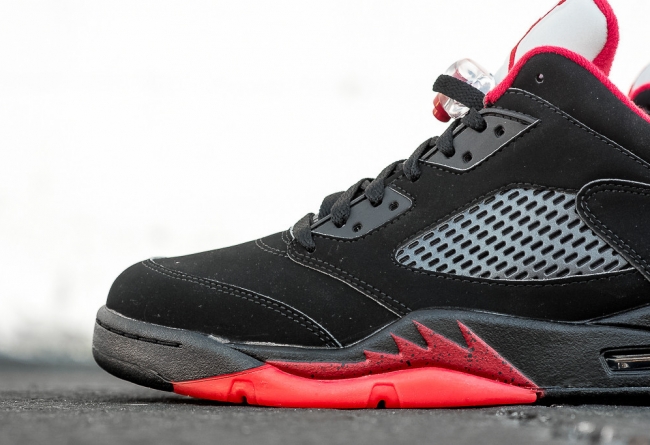819171-001,AJ5,Air Jordan 5 819171-001AJ5 Air Jordan 5 Low “Alternate ’90” 美图近赏
