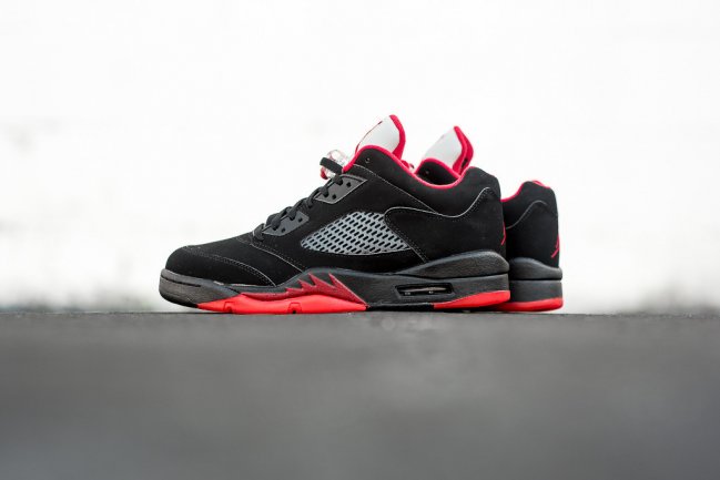 819171-001,AJ5,Air Jordan 5 819171-001AJ5 Air Jordan 5 Low “Alternate ’90” 美图近赏